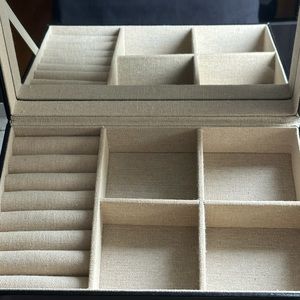 JEWELRY ORGANIZER BOX